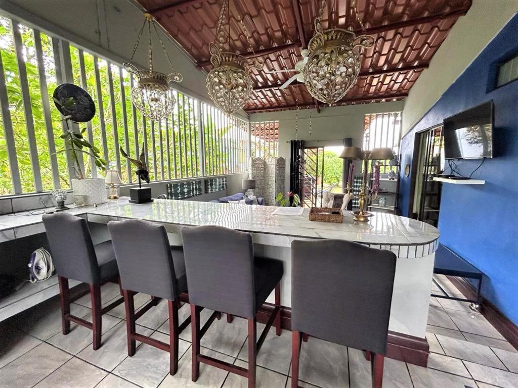 Casa Sophia 3 Listings Apartment 1 Or Apartment 2 Separately Or Apt 1 And 2 Together All With Fo Internet กวาปิเลส ภายนอก รูปภาพ