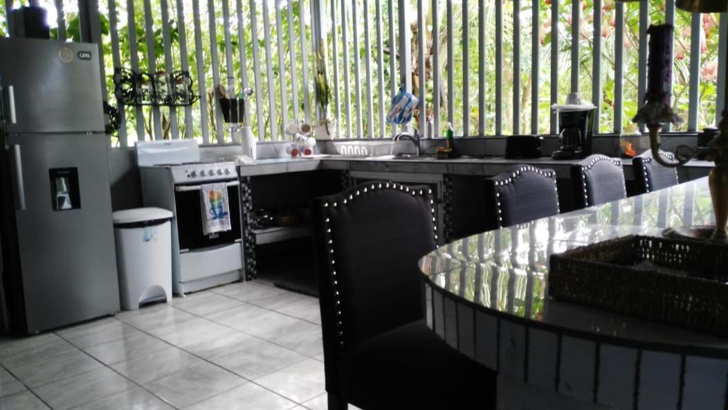 Casa Sophia 3 Listings Apartment 1 Or Apartment 2 Separately Or Apt 1 And 2 Together All With Fo Internet กวาปิเลส ภายนอก รูปภาพ